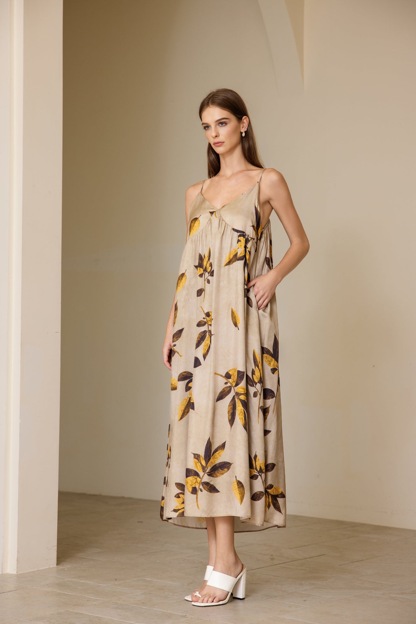 25155 Floral Midi Dress