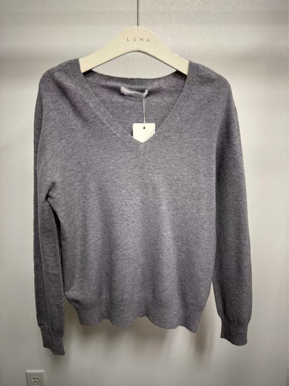 25219 V-neck Sweater