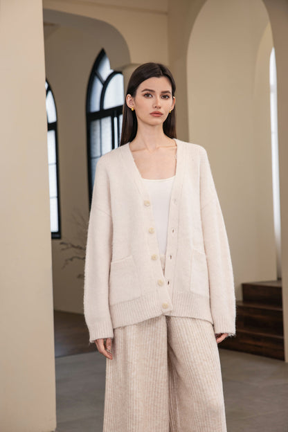 25230 White Cardigan with Pocket