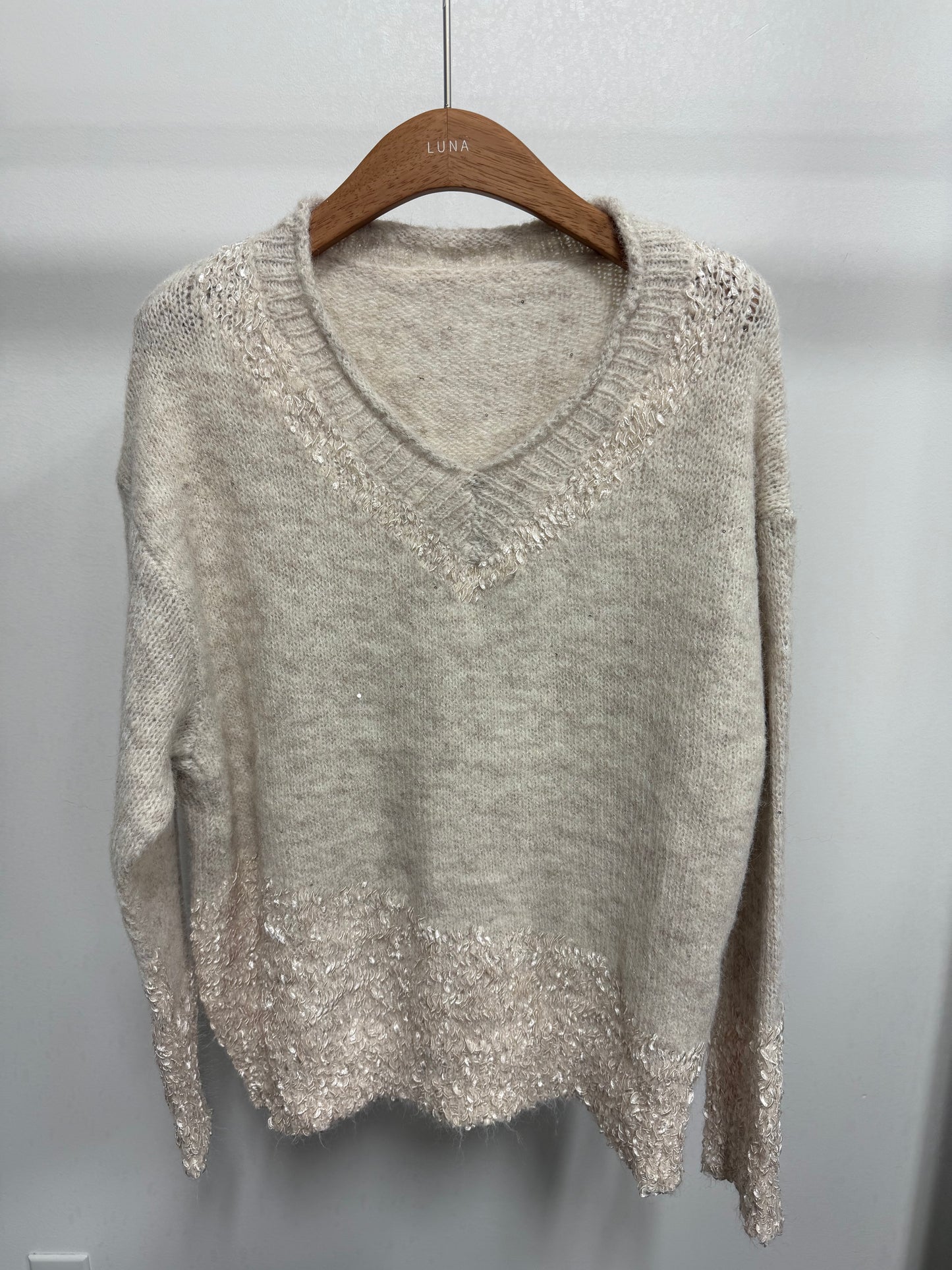 2605 V-neck Bling Bling Sweater