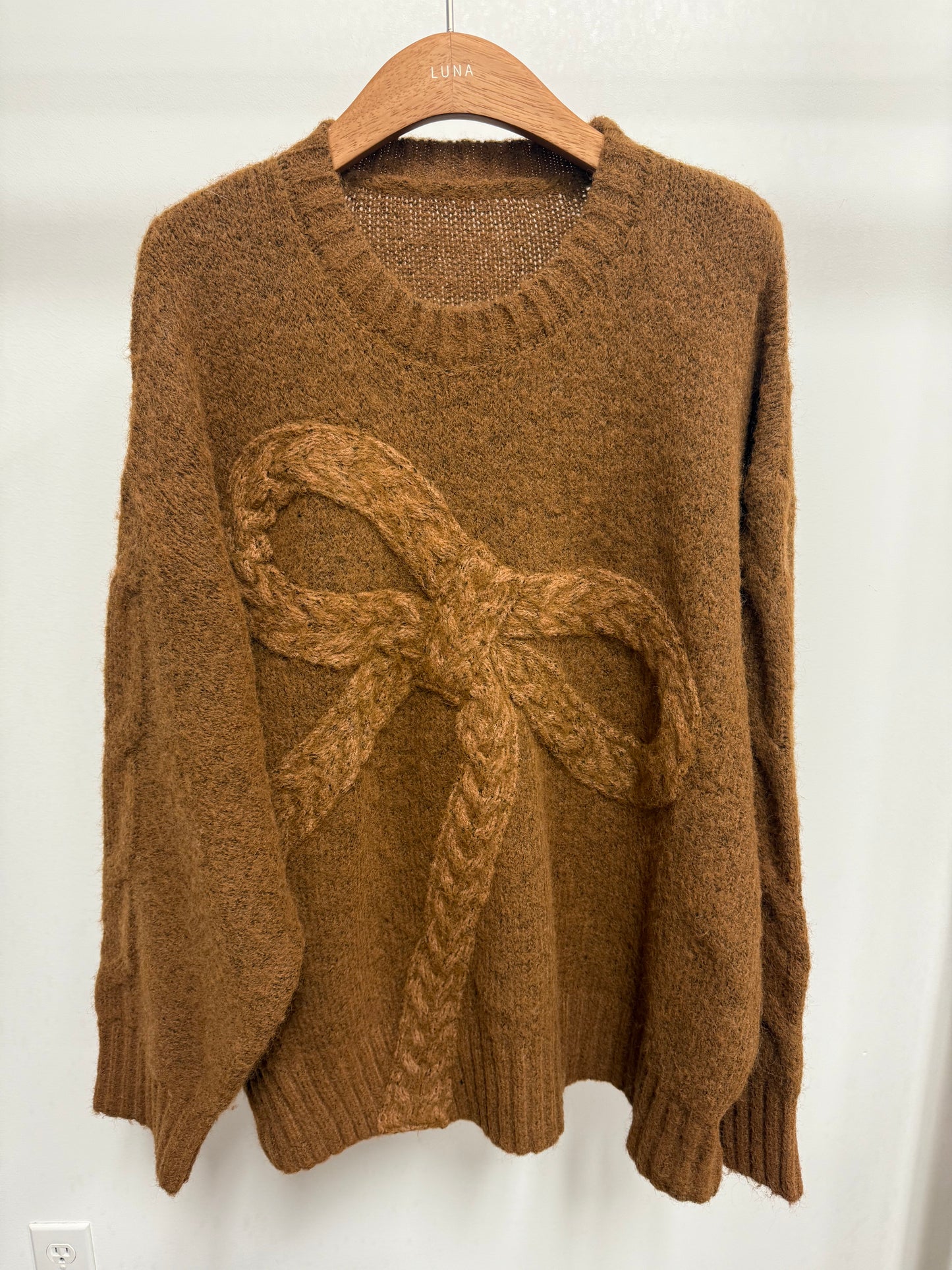2608 Crew Neck Bow Sweater