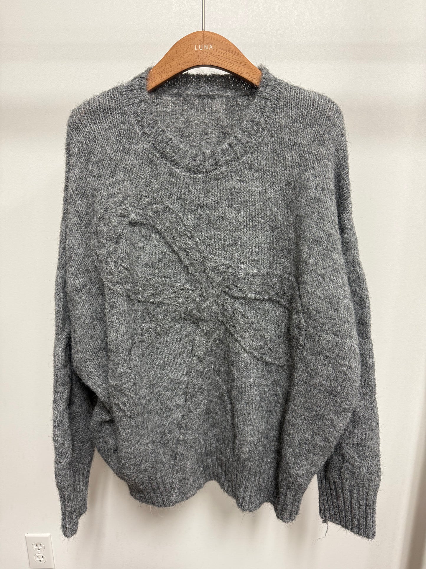 2608 Crew Neck Bow Sweater