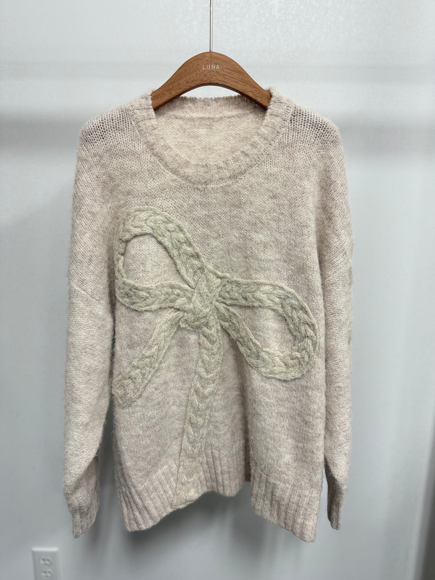 2608 Crew Neck Bow Sweater
