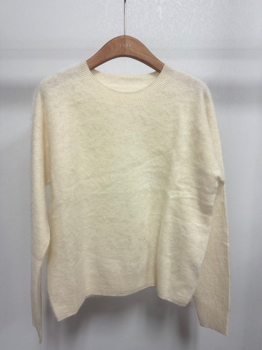 2654 Classic Crewneck Fuzzy Sweater