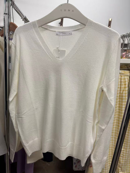 25219 V-neck Sweater