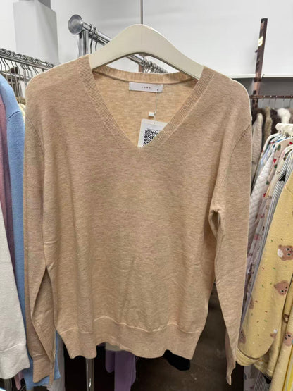 25219 V-neck Sweater